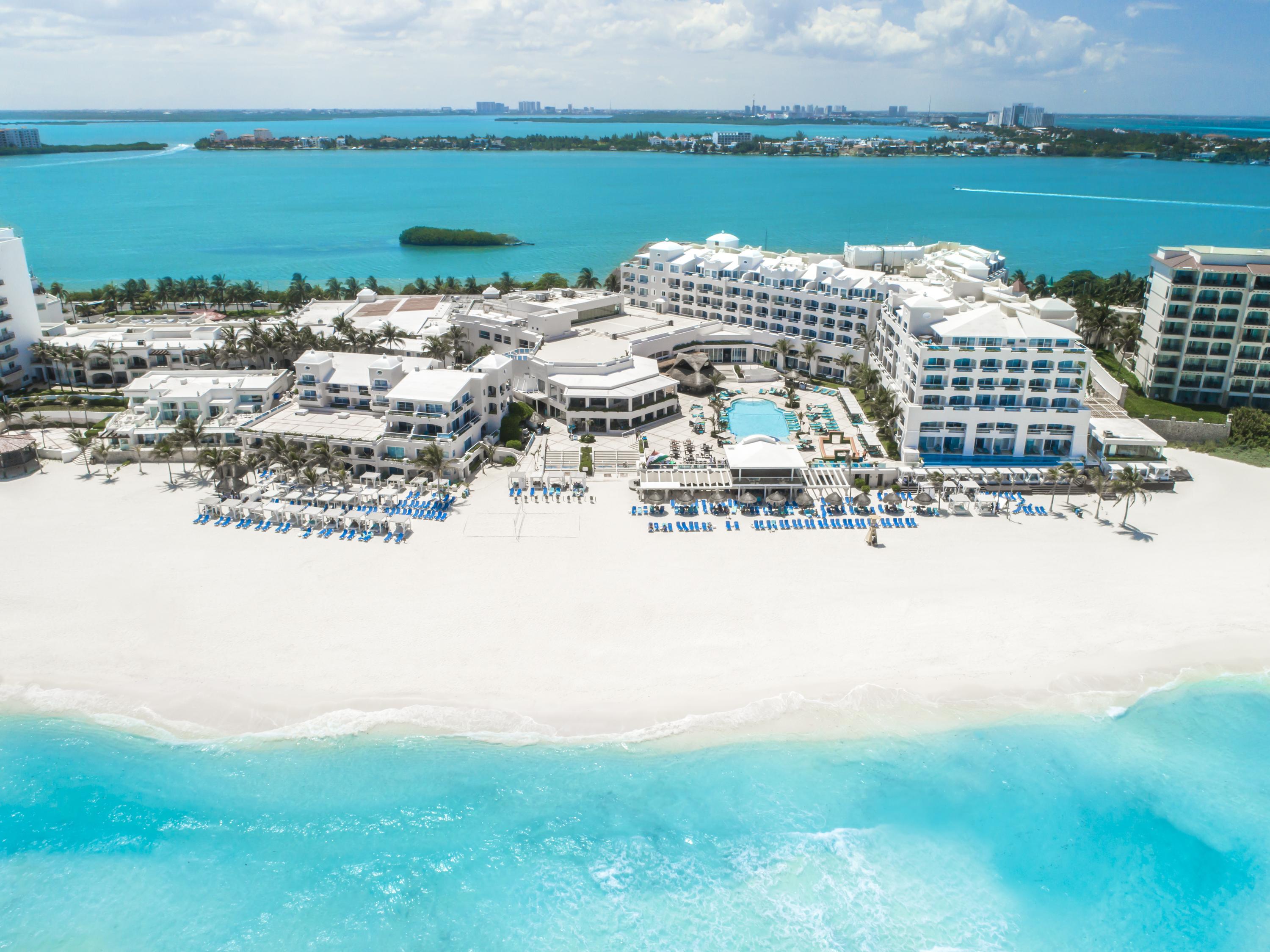 Wyndham Alltra Cancun All Inclusive Resort Exterior photo